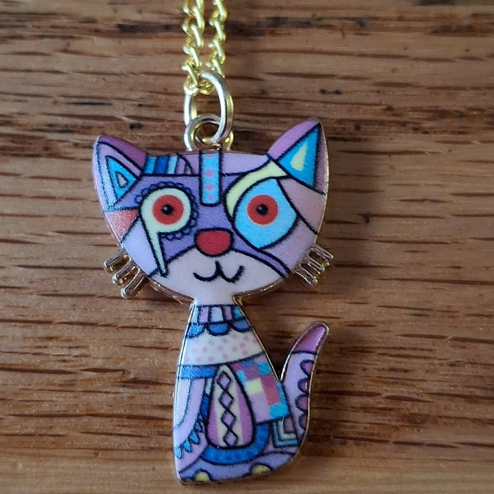 #10 Colorful Cat Pendant Measures 1